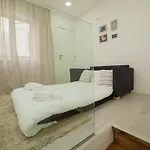 Oporto Guest Amparo Dollhouse